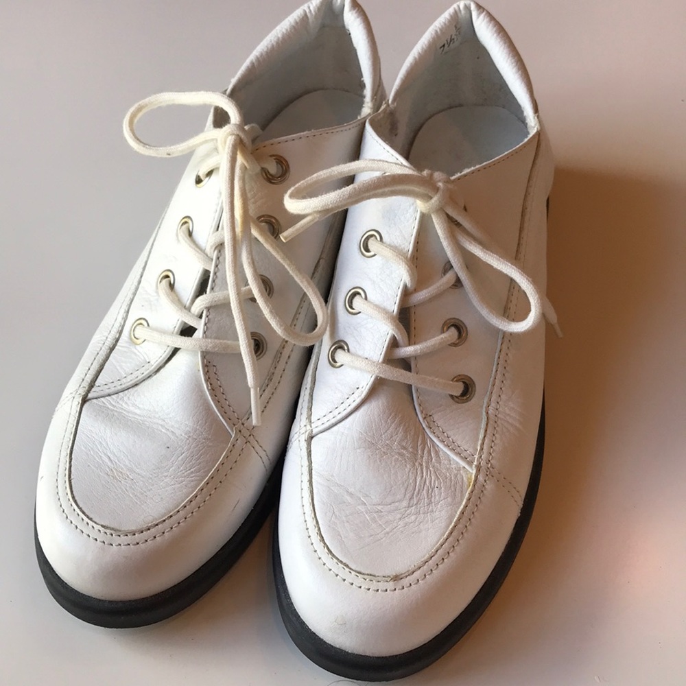 White 7.5 easy spirit vintage shoes
